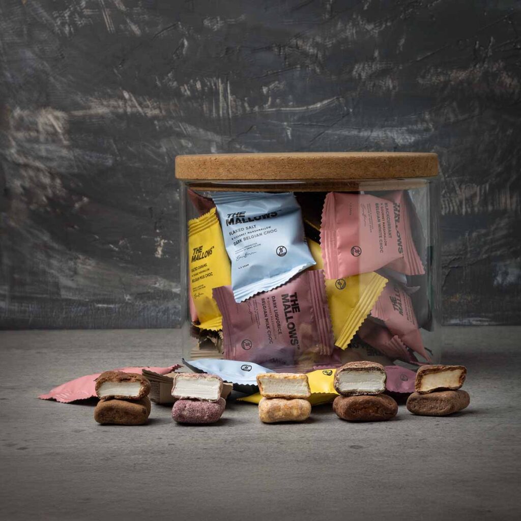 The Mallows Julegave Gift Flowpack Mix + Pernille Bülow Glascontainer med chokolde og uden gourmet skumfiduser marshmallows belgian chocolate lakrids caramel kaffe coffee gave